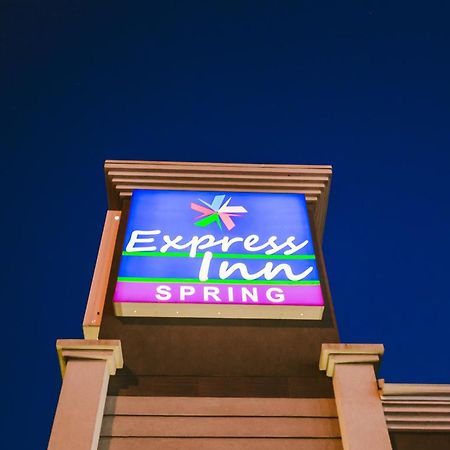 Express Inn - Spring Exterior photo